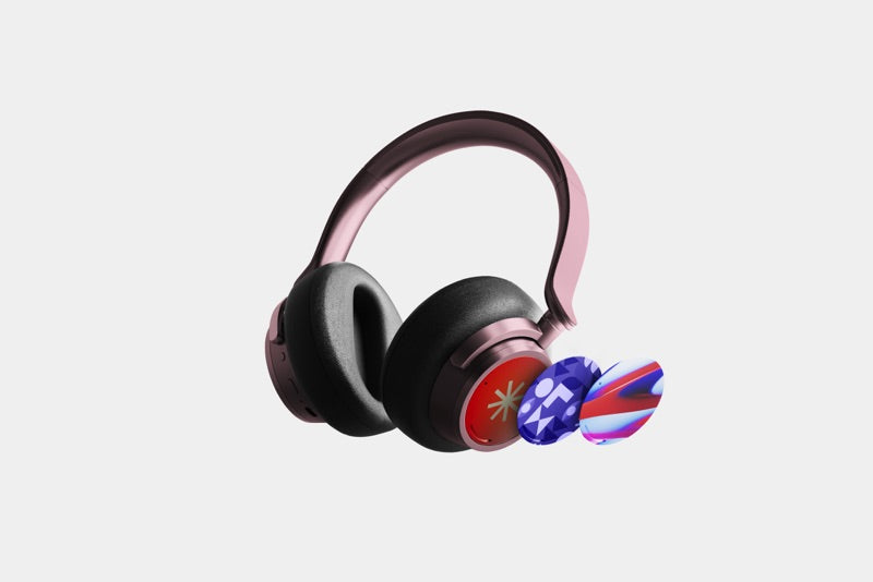 Headphones customised on the MO Series